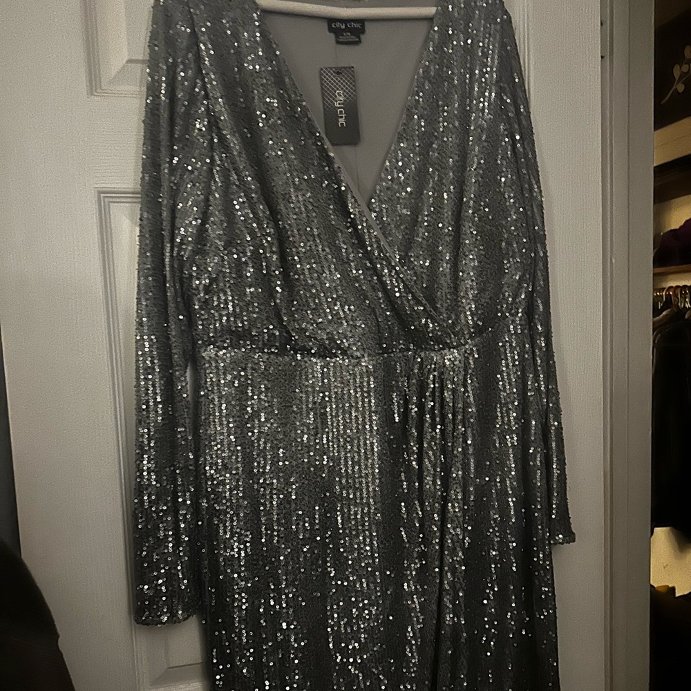City chic dress